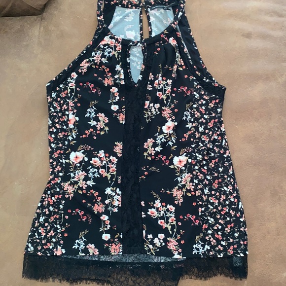 White House Black Market Tops - WHBM floral top with lace - M